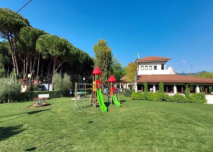 Mobile In Sarazena In Einem Sarzana